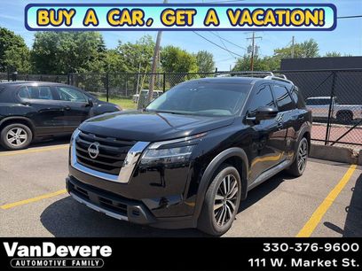 Used 2024 Nissan Pathfinder Platinum w/ Cargo Package