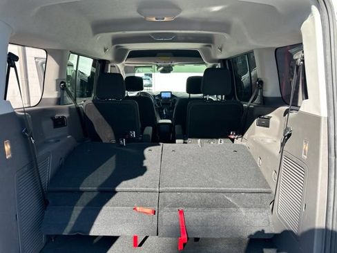 Used 2021 Ford Transit Connect XLT FWD image 13