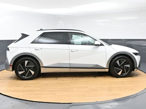 Used 2025 Hyundai Ioniq 5 Limited image 8