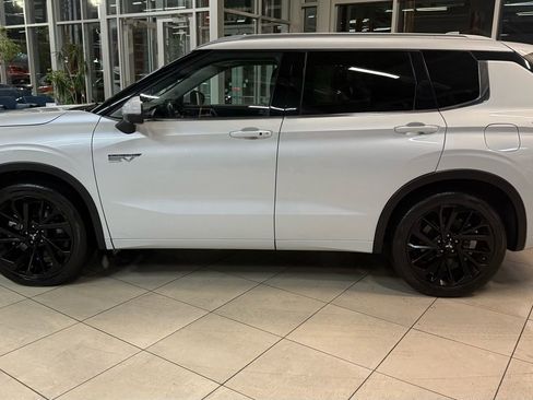 Used 2024 Mitsubishi Outlander SEL image 8