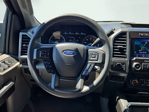 Used 2022 Ford F350 XLT w/ XLT Premium Package AWD/4WD image 15