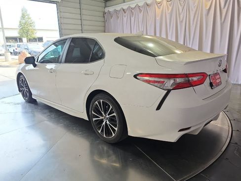 Used 2019 Toyota Camry SE w/ Audio Package FWD image 7
