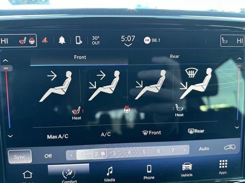 Used 2022 Chrysler Pacifica Touring-L image 33