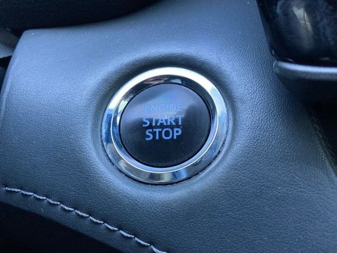 Used 2022 Toyota Highlander XLE image 17