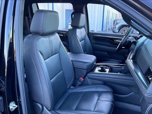Used 2025 Chevrolet Suburban RST w/ RST Capability Package AWD/4WD image 30
