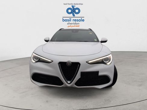 Used 2022 Alfa Romeo Stelvio Ti image 8