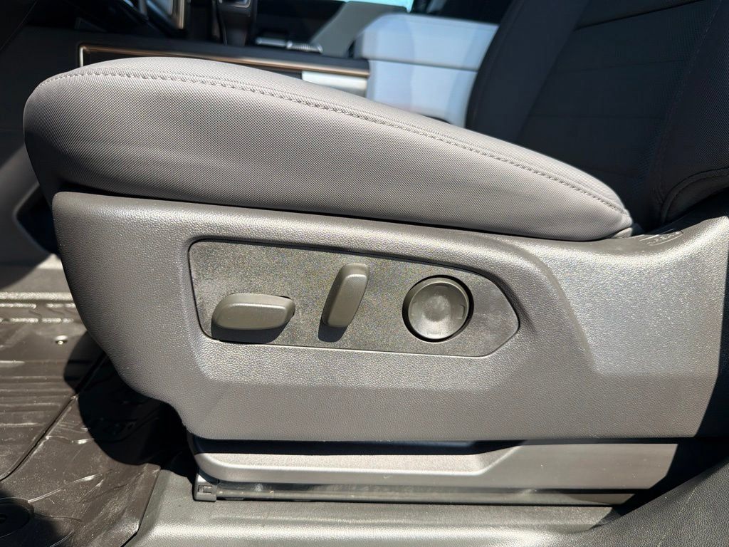Used 2025 GMC Hummer EV 3X AWD/4WD image 10