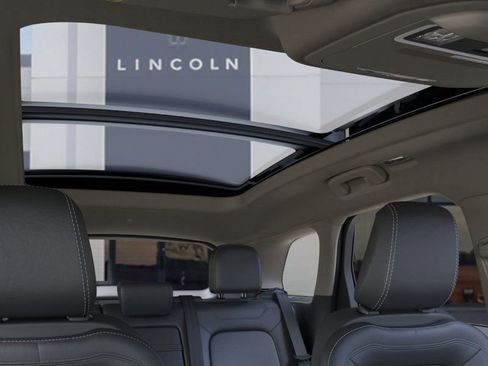 New 2025 Lincoln Corsair AWD w/ Equipment Group 101A image 22