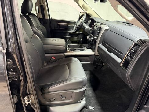 Used 2015 RAM 1500 Sport w/ Black Ram 1500 Sport Group AWD/4WD image 10
