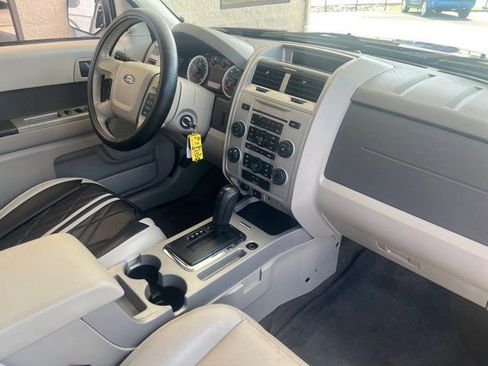 Used 2010 Ford Escape XLT image 22
