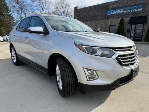 Used 2019 Chevrolet Equinox LT image 3