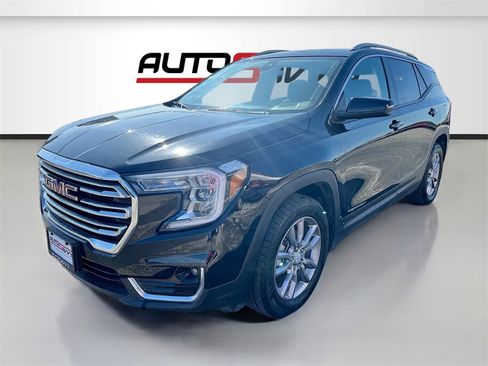 Used 2023 GMC Terrain SLT image 3