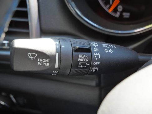 Used 2019 Jeep Grand Cherokee Laredo image 48