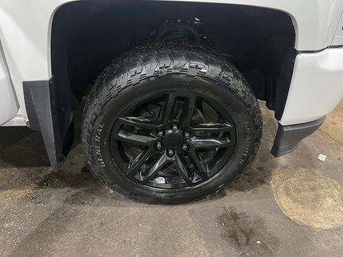 Used 2017 Chevrolet Silverado 1500 Custom w/ Custom Convenience Package image 37