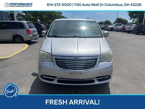 Used 2012 Chrysler Town & Country Touring w/ Entertainment Group #1 FWD image 8