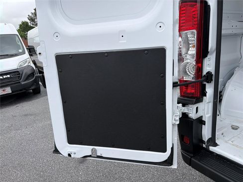 Used 2025 RAM ProMaster 2500 w/ Convenience Group FWD image 19