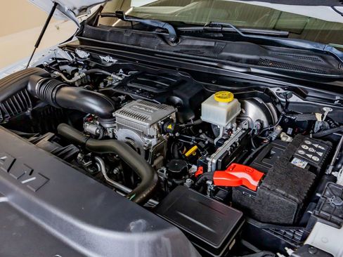 Used 2021 RAM 1500 Laramie image 38