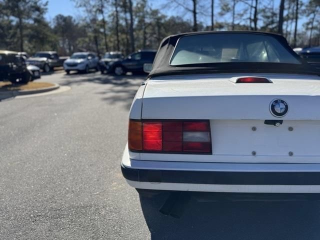 Used 1992 BMW 325i Convertible RWD image 10