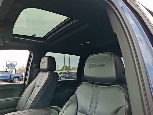 Used 2023 Chevrolet Silverado 3500 High Country w/ Technology Package image 13