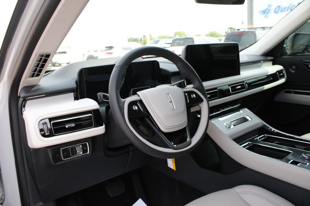 New 2027 Lincoln Aviator Reserve AWD/4WD image 2