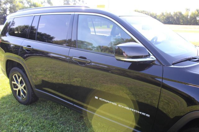 Used 2024 Jeep Grand Cherokee L Limited w/ Luxury Tech Group II AWD/4WD image 7