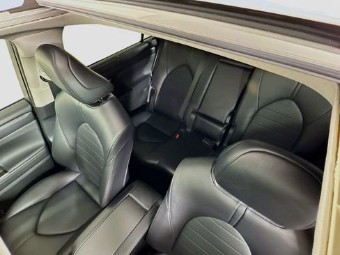 Certified 2023 Toyota Highlander XLE image 12