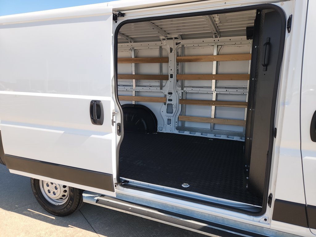 Used 2025 RAM ProMaster 2500 w/ U-Haul Equipment Group FWD image 17