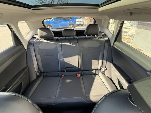 New 2026 Volkswagen Taos SE AWD/4WD image 21