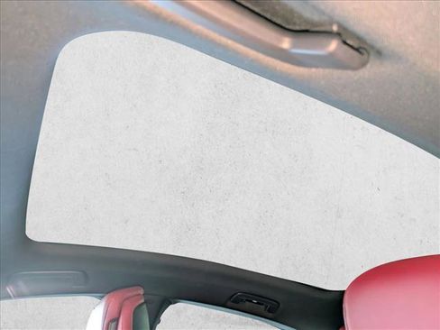 Used 2020 Porsche Taycan 4S image 18