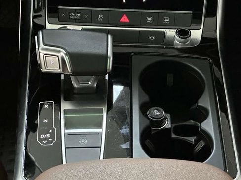 Used 2022 Audi Q8 Premium Plus w/ Premium Plus Package AWD/4WD image 21