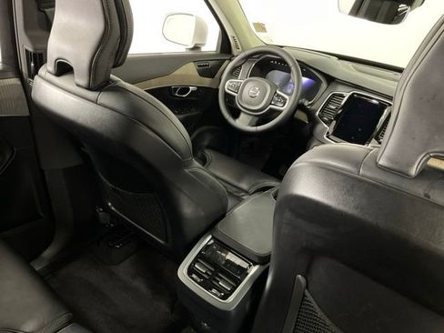 Certified 2023 Volvo XC90 B6 Ultimate image 31