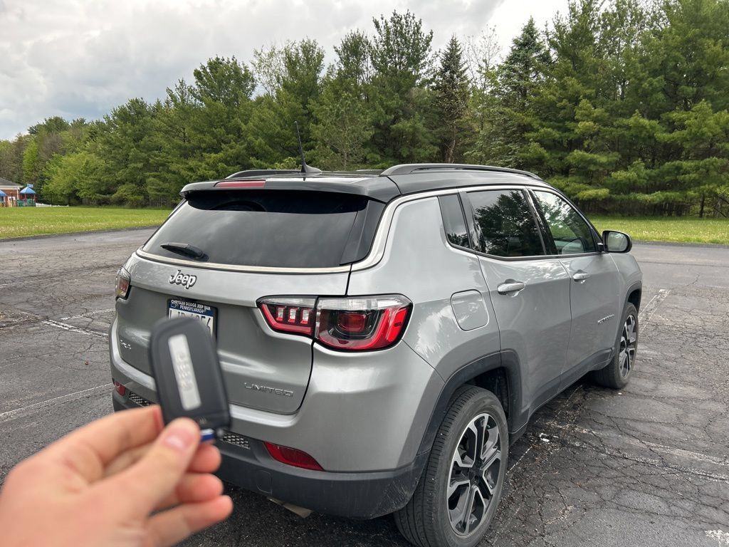 Used 2022 Jeep Compass Limited AWD/4WD image 7