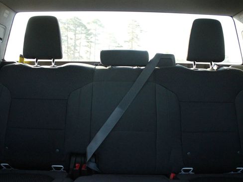 Used 2020 Chevrolet Silverado 1500 Custom w/ Custom Value Package image 21