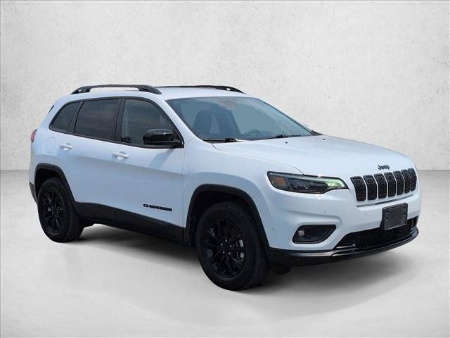 Used 2023 Jeep Cherokee Altitude Lux AWD/4WD image 2