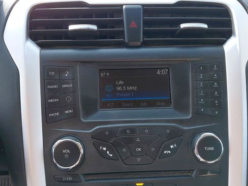 Used 2016 Ford Fusion SE w/ Equipment Group 201A FWD image 28