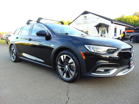 Used 2018 Buick Regal Essence w/ Driver Confidence Package #1 AWD/4WD image 67