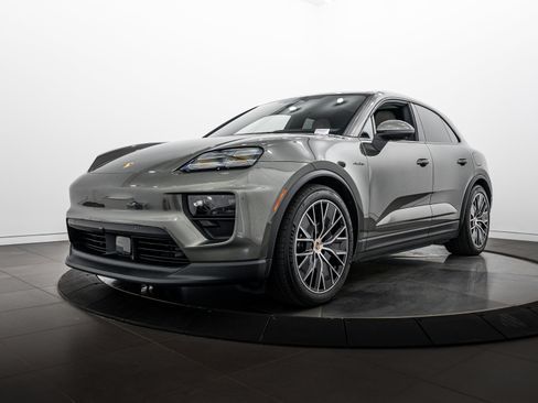 Certified 2025 Porsche Macan 4S Electric AWD/4WD image 1