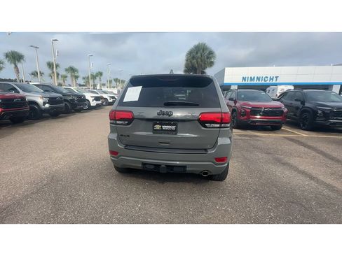 Used 2021 Jeep Grand Cherokee Laredo X AWD/4WD image 3