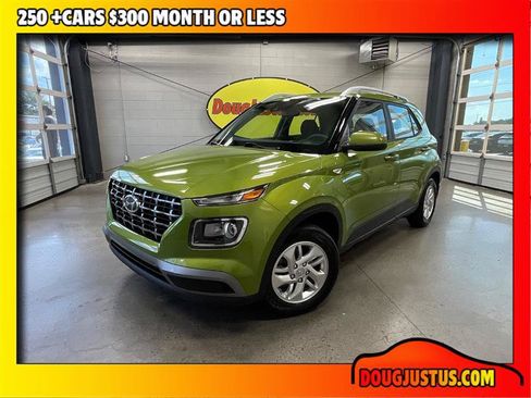 Used 2020 Hyundai Venue SEL FWD image 1