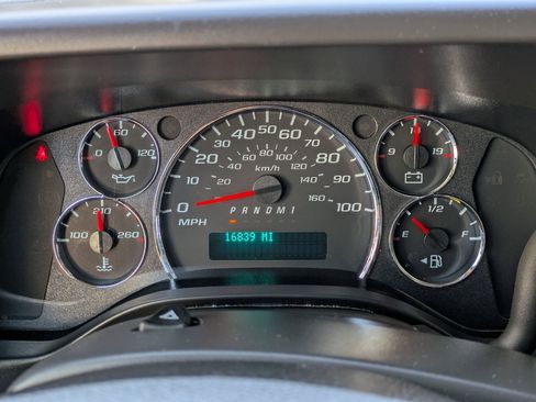 Used 2024 Chevrolet Express 2500 w/ Driver Convenience Package image 18