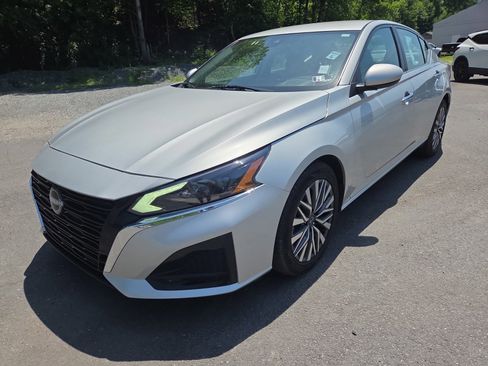 Used 2023 Nissan Altima 2.5 SV image 7