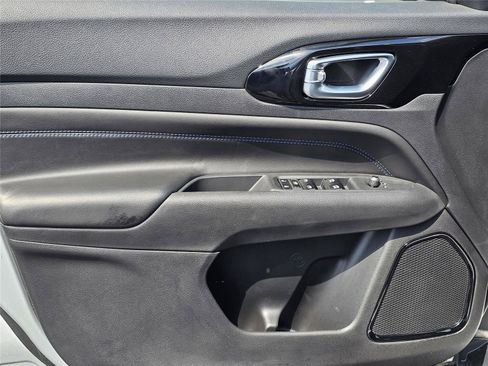 New 2026 Jeep Compass Latitude AWD/4WD image 14