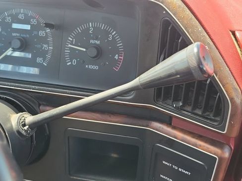 Used 1987 Ford F250 4x4 Regular Cab image 29