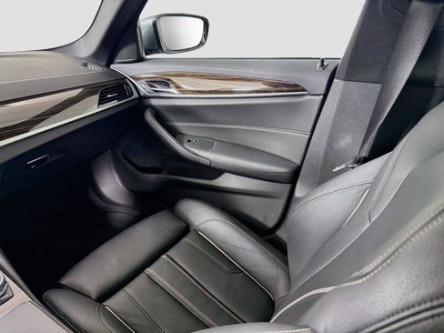 Used 2019 BMW 530i w/ Convenience Package RWD image 24