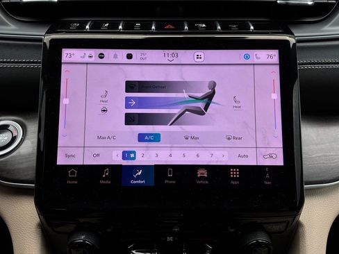 Used 2025 Jeep Grand Cherokee Limited RWD image 33