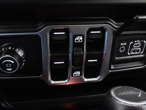 Used 2023 Jeep Gladiator Sport AWD/4WD image 31