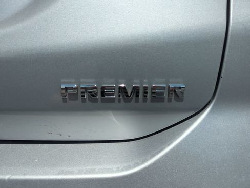 Used 2019 Chevrolet Equinox Premier FWD image 22