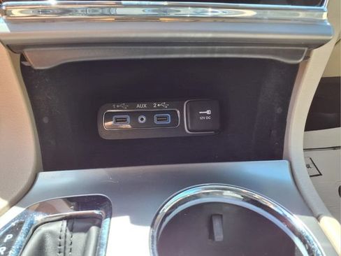 Used 2022 Jeep Grand Cherokee Laredo E AWD/4WD image 19