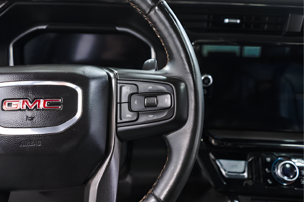 Used 2024 GMC Sierra 1500 AT4 w/ Technology Package AWD/4WD image 12