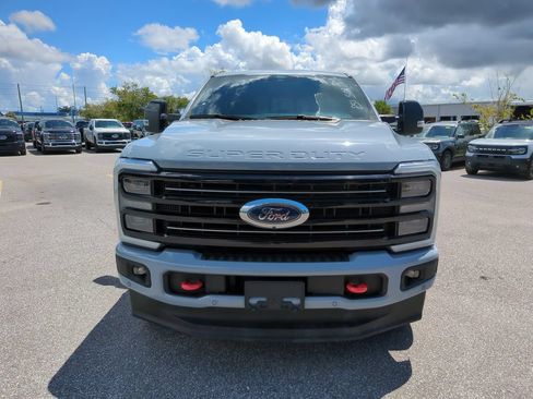 Used 2025 Ford F250 Platinum w/ FX4 Off-Road Package AWD/4WD image 2